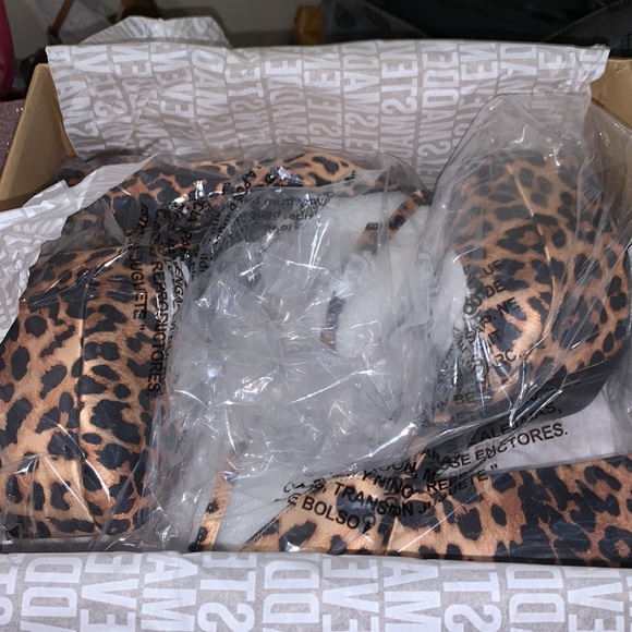 Steve‎ Madden TAMY Leopard Satin - Picture 8 of 9